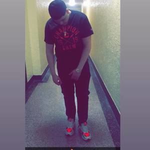 Meet your Posher, Alejandro